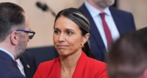 Tulsi Gabbard renuncia ao cargo de inteligência de Trump
