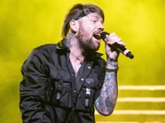 Caleb Shomo, vocalista da banda de rock Beartooth, se declara gay