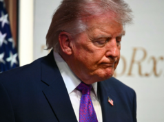 O índice de aprovação de Donald Trump caiu para o nível mais baixo de todos os tempos