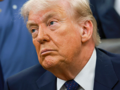 Trump compartilhou uma foto de uma IA caçando RINOs