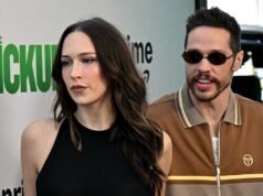 A modelo Elsie Hewitt sugere que está criando seu filho sozinha após a separação de Pete Davidson