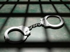 Um pai foi preso por decapitar à força sua filha de 14 anos como punição