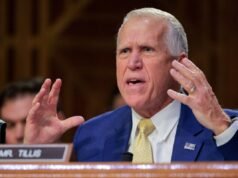 Senador republicano critica ‘acusação vingativa’ do administrador de Trump contra James Comey