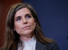 A proposta de Nancy Mays tem como alvo legisladores estrangeiros – quem será afetado?
