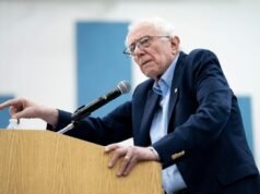 Milhões de trabalhadores assalariados receberiam um aumento no salário de acordo com o projeto de lei proposto por Bernie Sanders