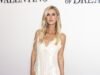 O estilo de bolsa Leste-Oeste de Nicky Hilton deixará qualquer roupa linda