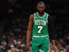 Celtics Jaylen Brown recebeu multa pesada da NBA por comentários em transmissões ao vivo