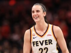 Caitlin Clarke completou um marco histórico chocante