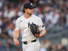Gerrit Cole reage ao ser afastado no início de sua primeira partida nos Yankees em um ano