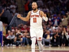 Taylor Swift e Travis Kelce sentam-se na quadra enquanto os Knicks assumem a liderança da série por 3-0