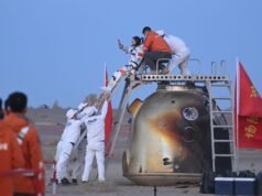 Os 21 astronautas chineses da Shenzhou retornam à Terra após uma breve “detenção” (Vídeo)
