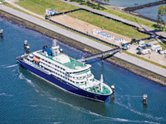 Navio de expedição de luxo ligado ao surto de hantavírus chega ao porto holandês