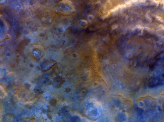 Uma sonda tirou fotos incríveis de Marte a caminho de um asteroide distante.