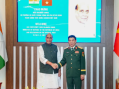 Rajnath Singh mantém conversações de defesa com o Vietnã, com foco na segurança marítima