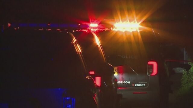 Portland-police-investigate-a-crime-scene.-file-KOIN.jpg