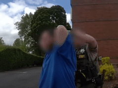 Gabinete do Xerife do Condado de Clackamas divulga imagens de câmera corporal de homem preso após acusações de força excessiva