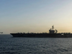 Navio de carga atacado perto do Estreito de Ormuz enquanto o Irã avalia a proposta de guerra dos EUA