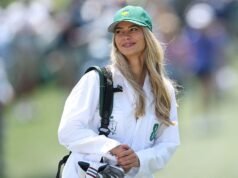 A namorada de Windham Clark, Emily Tanner, faz sua estreia na TV depois de vencer Hockey Parents Wild & Carnivorous!