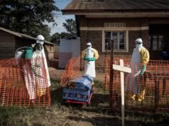 Surto de Ebola: República Democrática do Congo atingida duramente, uma pessoa morre em Uganda