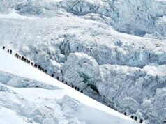 Um recorde de 274 picos foi quebrado no Monte Everest em um dia devido ao medo de superlotação