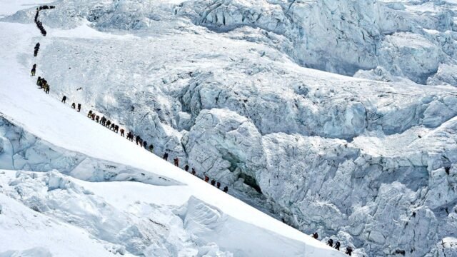 climbers-everest-summit-queue-fox-news-001.jpeg