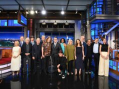 Stephen Colbert é entrevistado por amigos famosos no “The Late Show”.