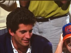 Cara diz que JFK Jr. está torcendo pelo NY Knicks de sua cadeira na quadra
