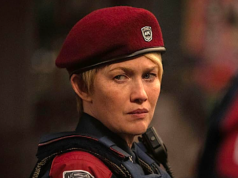 Conversamos com a estrela de For All Mankind, Mireille Enos, sobre a criação do durão policial marciano de Happy Valley