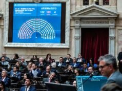 Deputados aprovam corte nos subsídios ao gás para zonas frias e governo comemora milhões de dólares em poupanças