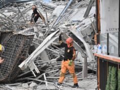 NAS FOTOS | Desabamento de construção nas Filipinas, 23 pessoas desaparecidas