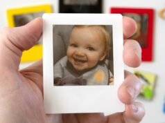 Esta Polaroid digital é uma maneira inteligente de cobrir a geladeira com lembranças