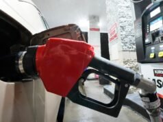 As bombas de gasolina do Oregon registram um salto de 6 centavos durante a noite, à medida que a média nacional aumenta