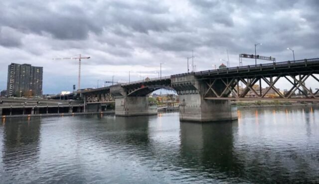 generic20burnside20bridge2010012018_1538454971805.JPG_57643188_ver1.0.jpg