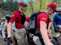 FOTOS: Caminhante do Oregon gravemente ferido, 53 anos, resgatado por helicóptero
