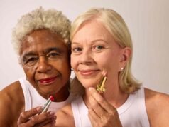 10 melhores batons para mulheres mais velhas que hidratam e permanecem no lugar, testados e revisados