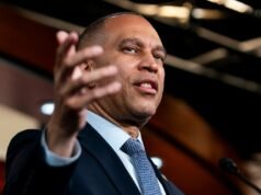Hakeem Jeffries um ‘não duro’ à nota de US $ 250 de Trump: ‘Supere-se’