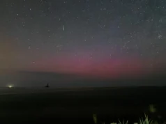 Cientistas descobrem imponentes auroras vermelhas atingindo as profundezas do Japão