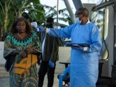 Médico americano confirmou ter Ebola, já que o número de casos suspeitos do surto no Congo ultrapassa 300