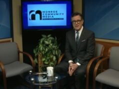 Stephen Colbert está retornando rapidamente à TV noturna em Monroe, Michigan
