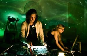 “Redshift” combina o Telescópio Espacial James Webb, Artemis 2 e Pink Floyd para uma viagem cósmica através da luz e do som (vídeo, fotos)