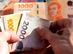 O proprietário de uma empresa relata o desaparecimento de um milionário e nomeia seu caixa como suspeito
