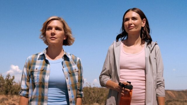 pluribus-rhea-seehorn-karolina-wydra-apple.jpg