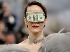 Sarah Paulson criticou seu protesto de “um por cento” no Met Gala de US$ 100.000