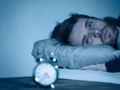 Este hábito comum de sono pode dobrar o risco de ataque cardíaco