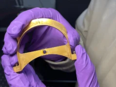 A descoberta da computação quântica de Stanford usa luz distorcida para funcionar sem resfriamento extremo