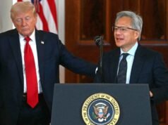 Jensen Huang junta-se à comitiva de magnatas de Trump na China