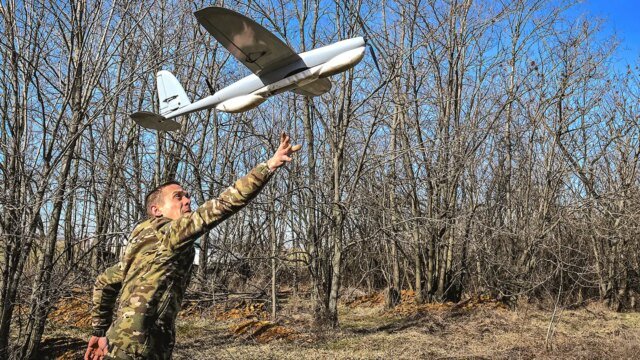 ukraine-rq-35-heidrun-drone-operator.jpg