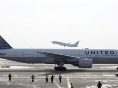Voo da United Airlines foi desviado depois que passageiro ‘tentou violar a cabine’