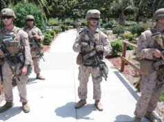 Fuzileiros navais são instruídos a usar a força como ‘último recurso’ enquanto o ICE reprime os protestos em Los Angeles