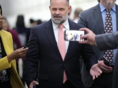 Escândalos de assédio sexual em Washington estimulam esforços de reforma e aceleram investigações